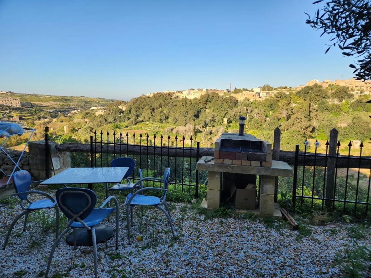 Gozo Island Escape Sleeps 4 With Private Bathroom Ghajn il-Kbira  Exterior foto