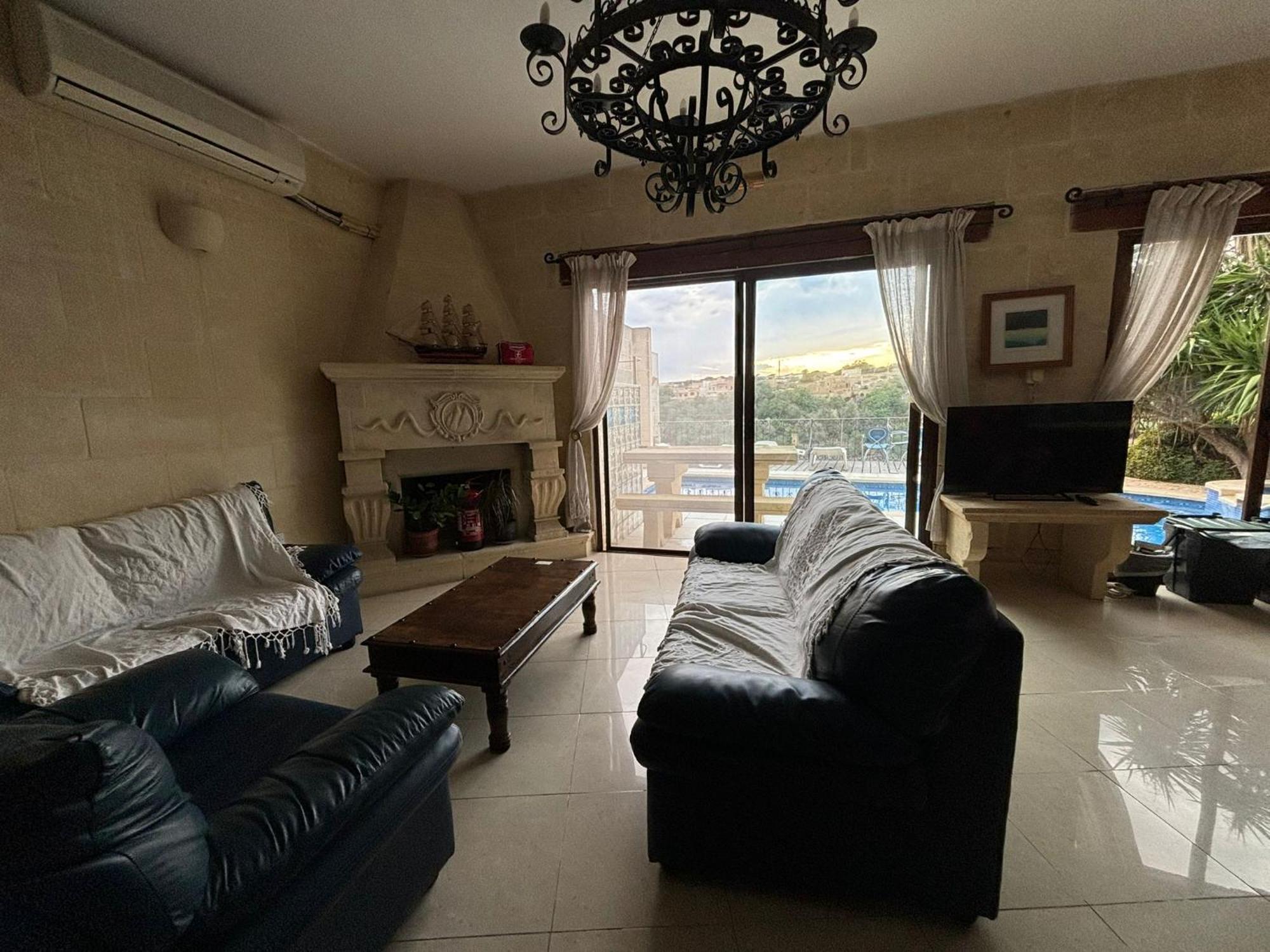 Gozo Island Escape Sleeps 4 With Private Bathroom Ghajn il-Kbira  Exterior foto